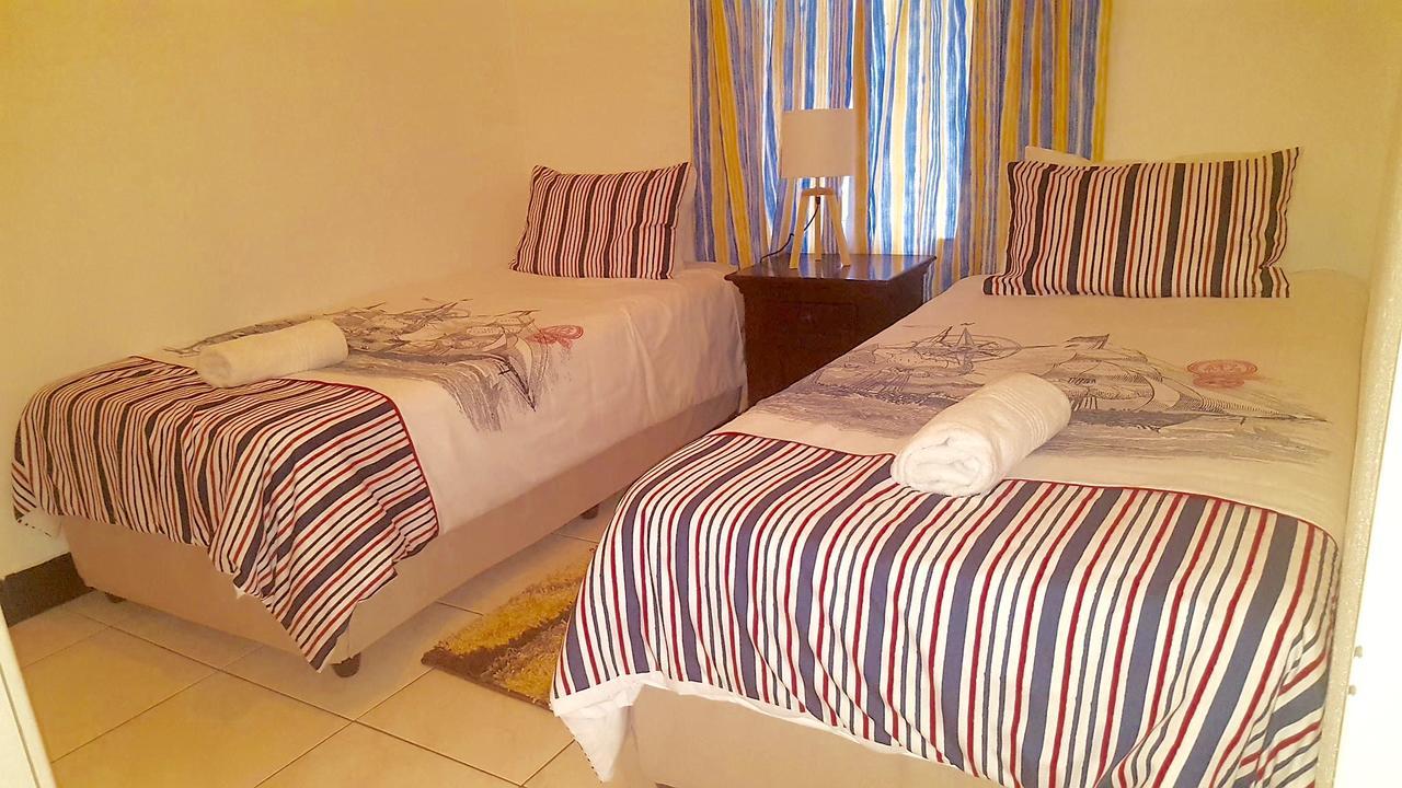 Hermanus Beach Club Apt 186 & 208 Apartment Bagian luar foto